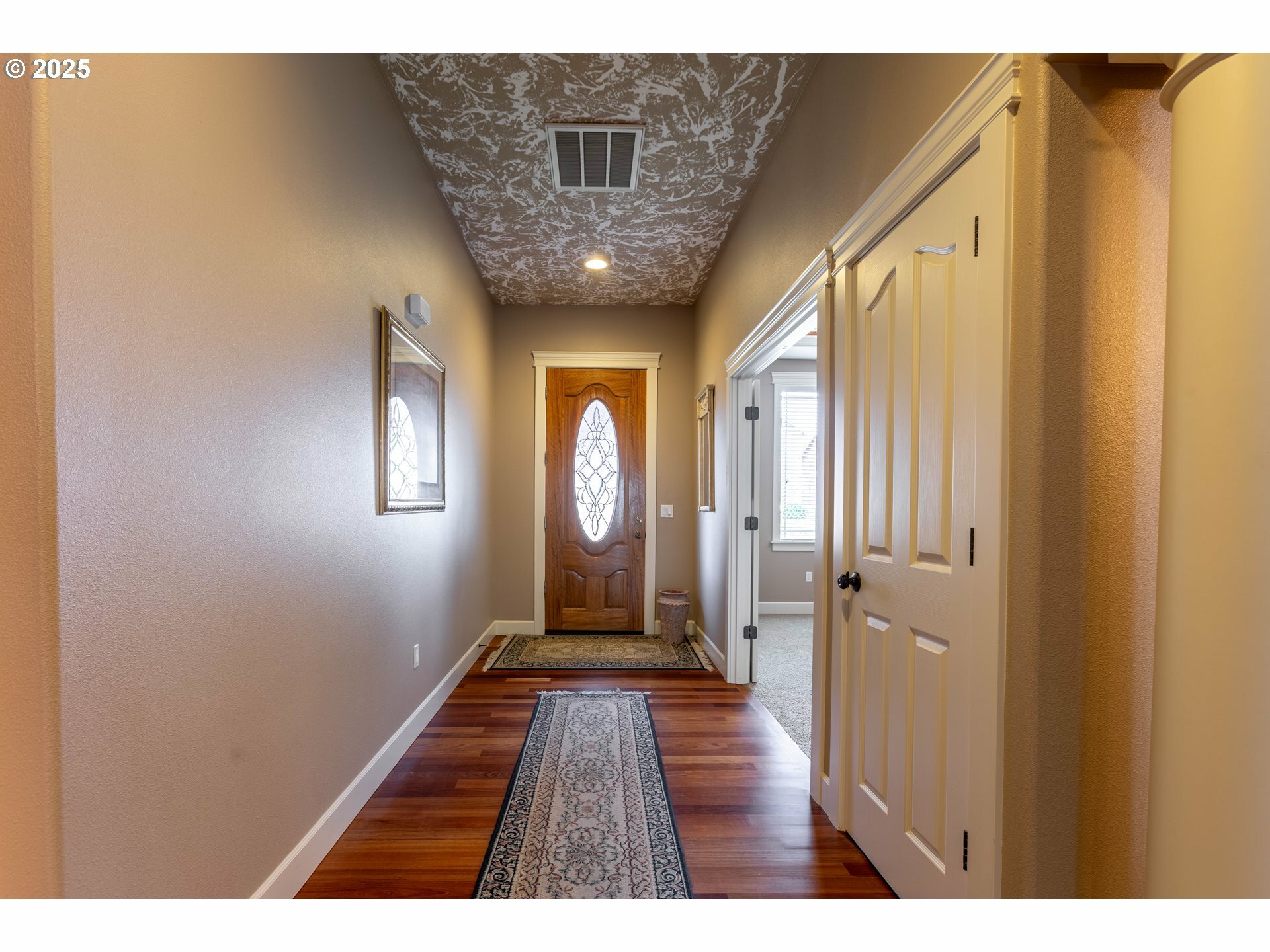 Property Photo: 372 Eagle Feather St NW OR 97304