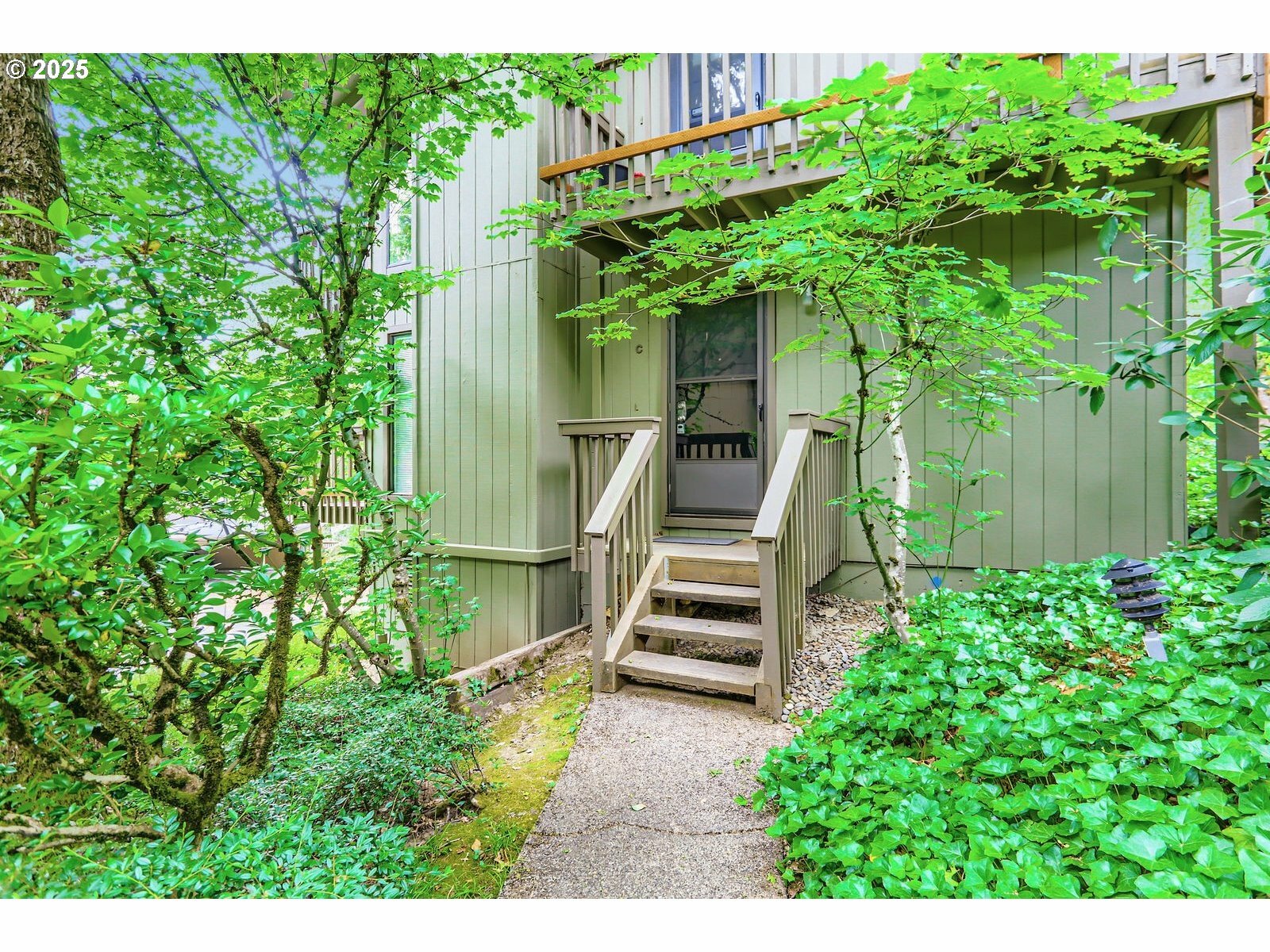 Property Photo: 7542 SW Barnes Rd C OR 97225