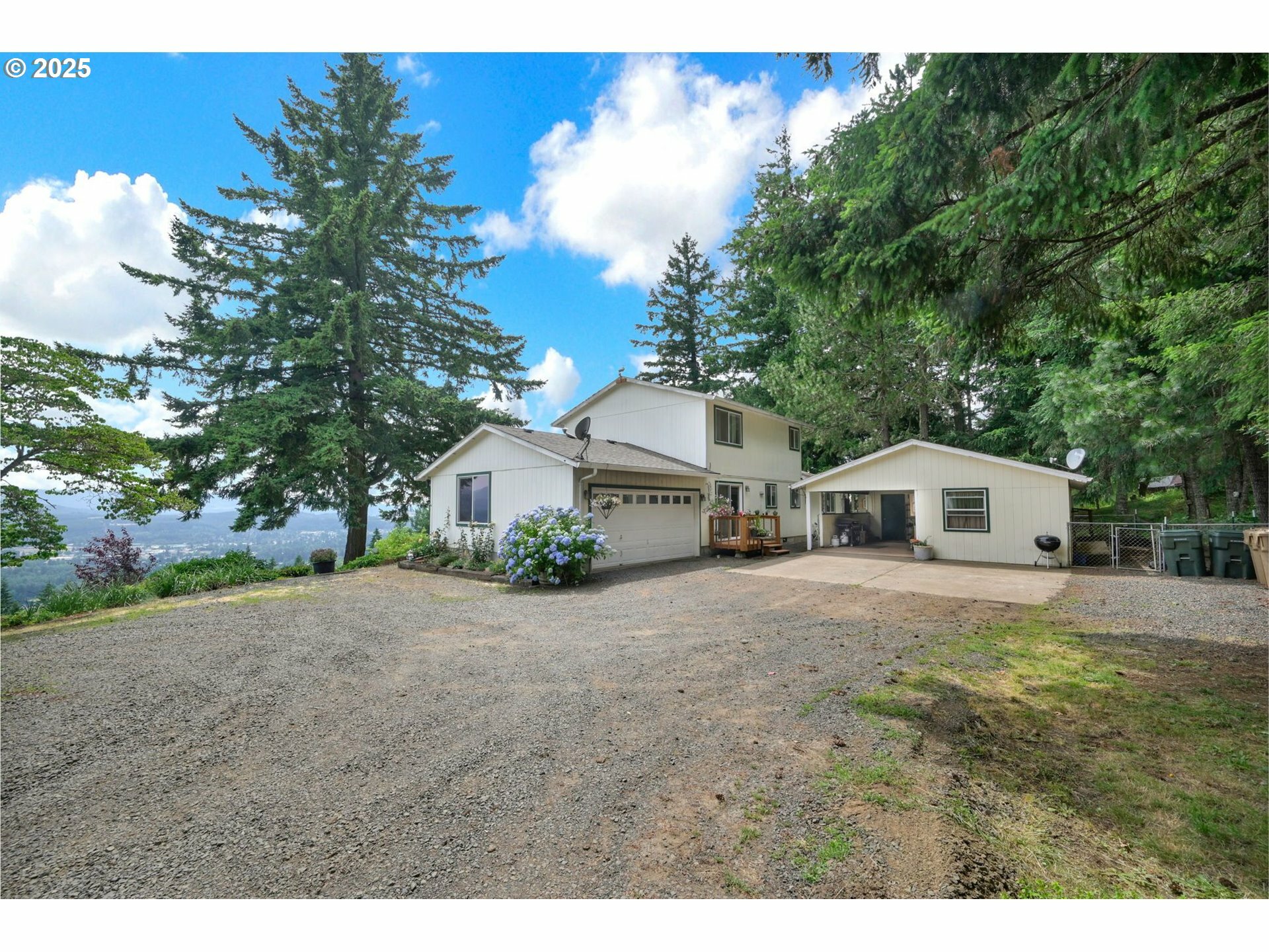 Property Photo: 42110 Marks Ridge Dr OR 97386