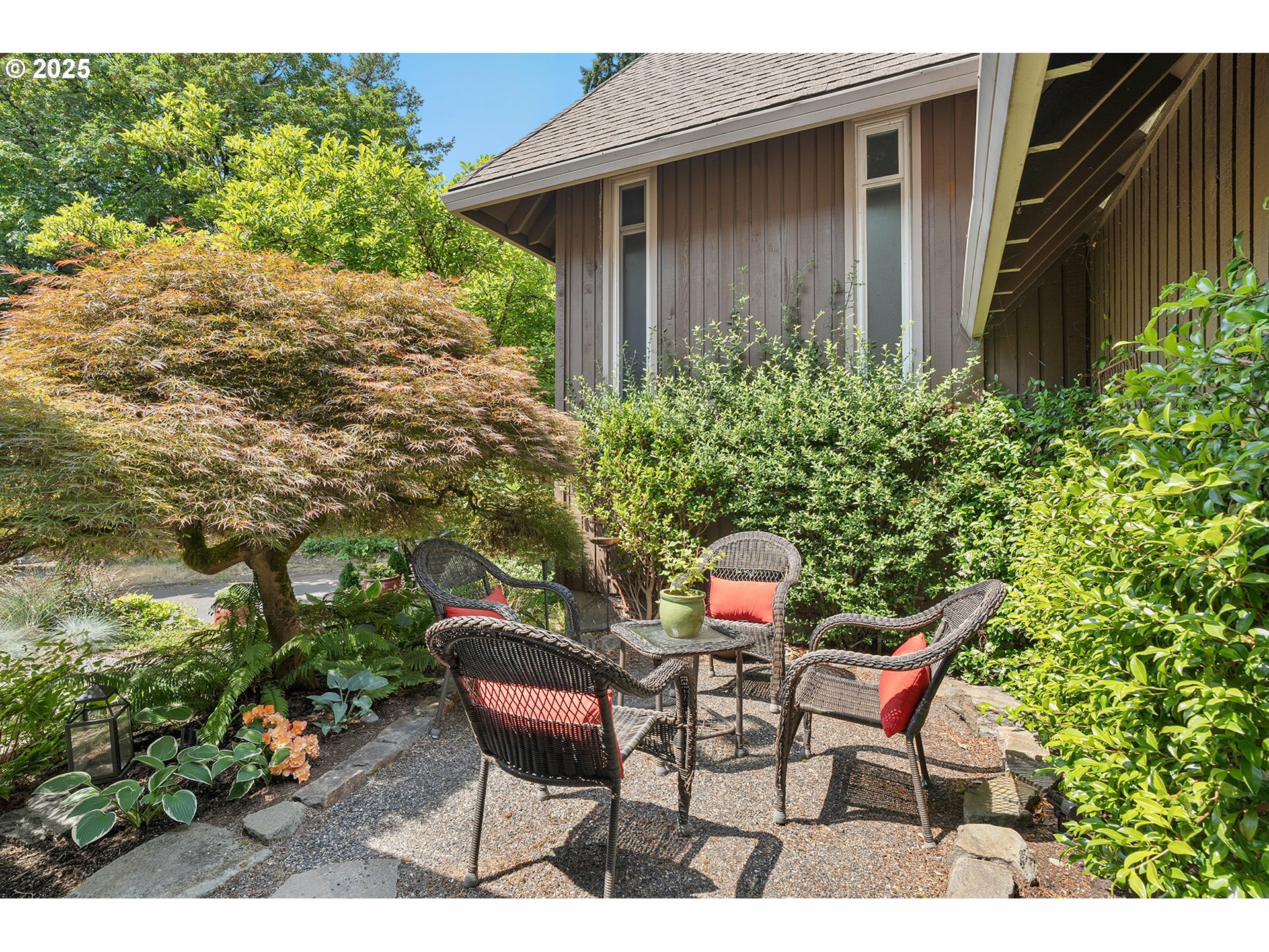 Property Photo:  4220 SW Tunnelwood St  OR 97221 