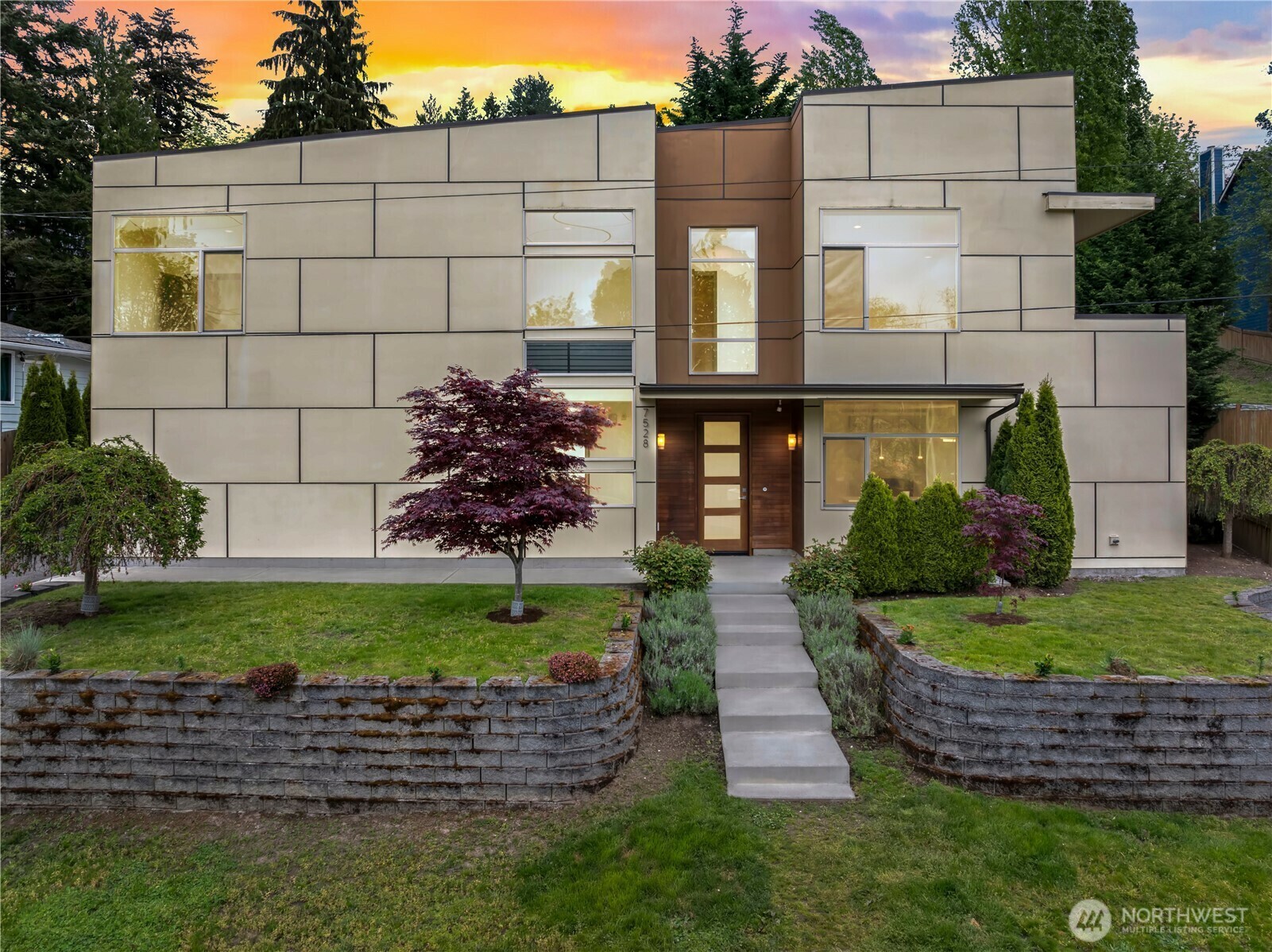 Property Photo:  7528  21st Avenue SW  WA 98106 