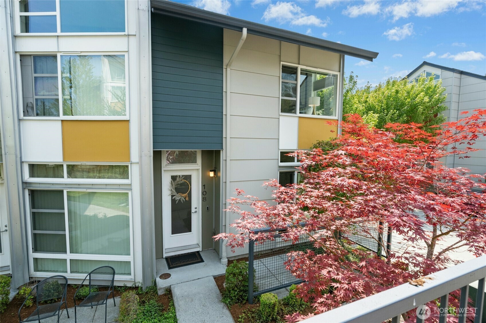 Property Photo: 15200 NE 81st Way 108 WA 98052