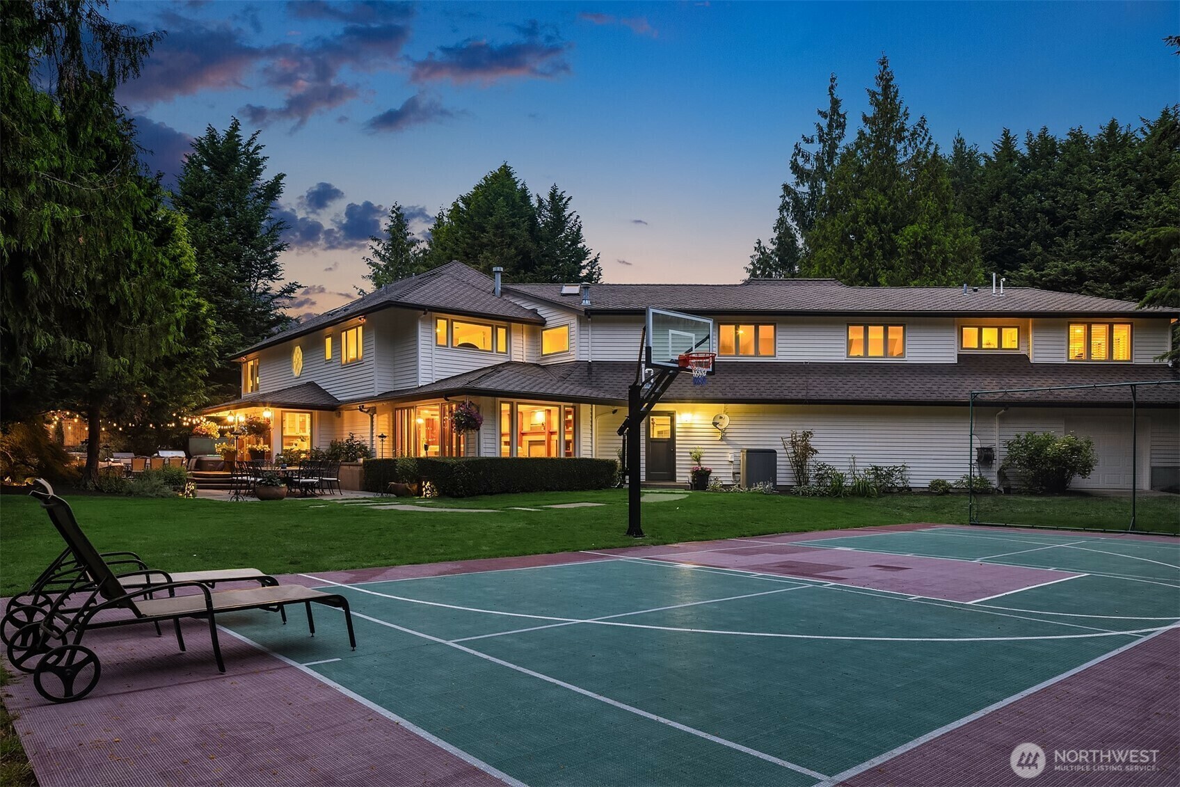 Property Photo: 18121 NE 129th Place WA 98052