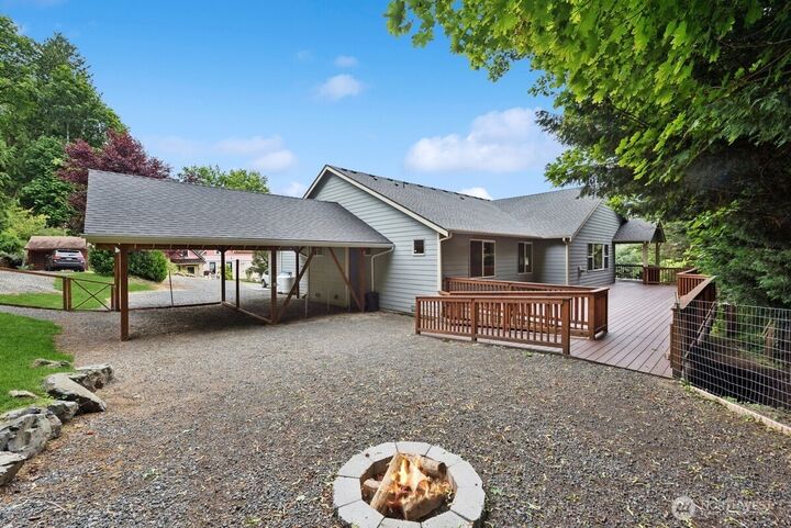Property Photo: 1310 Maple Avenue WA 98290
