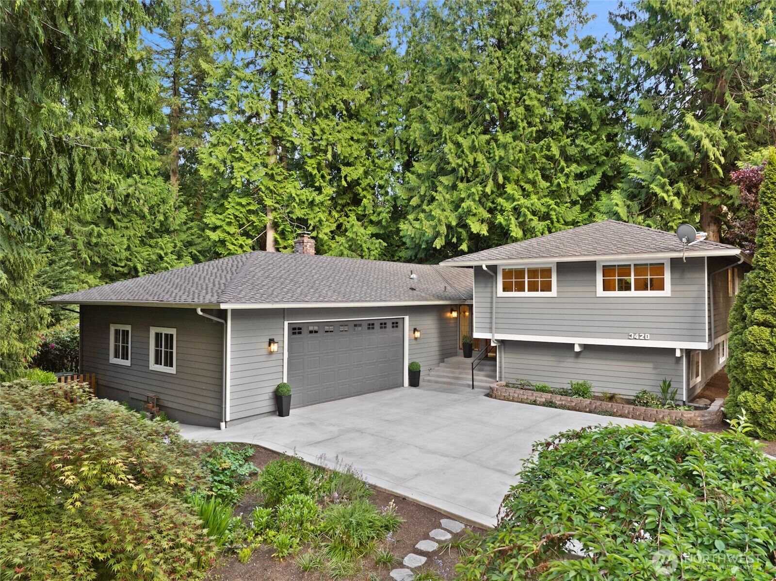 Property Photo: 3420 210 Place NE WA 98074