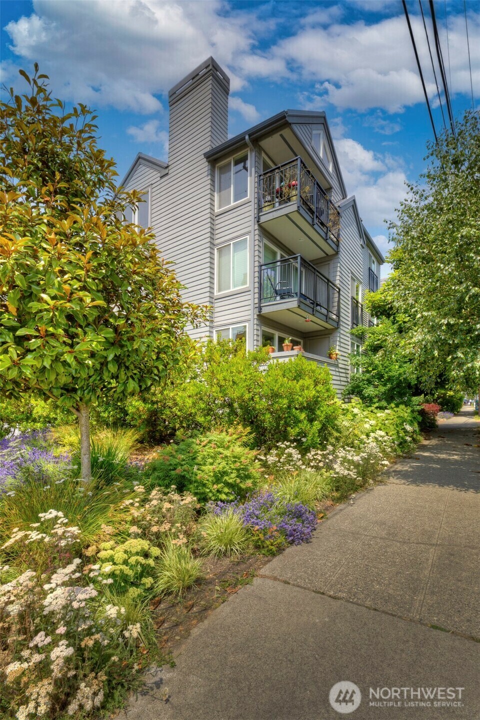 Property Photo: 5901 Phinney Avenue N 103 WA 98103