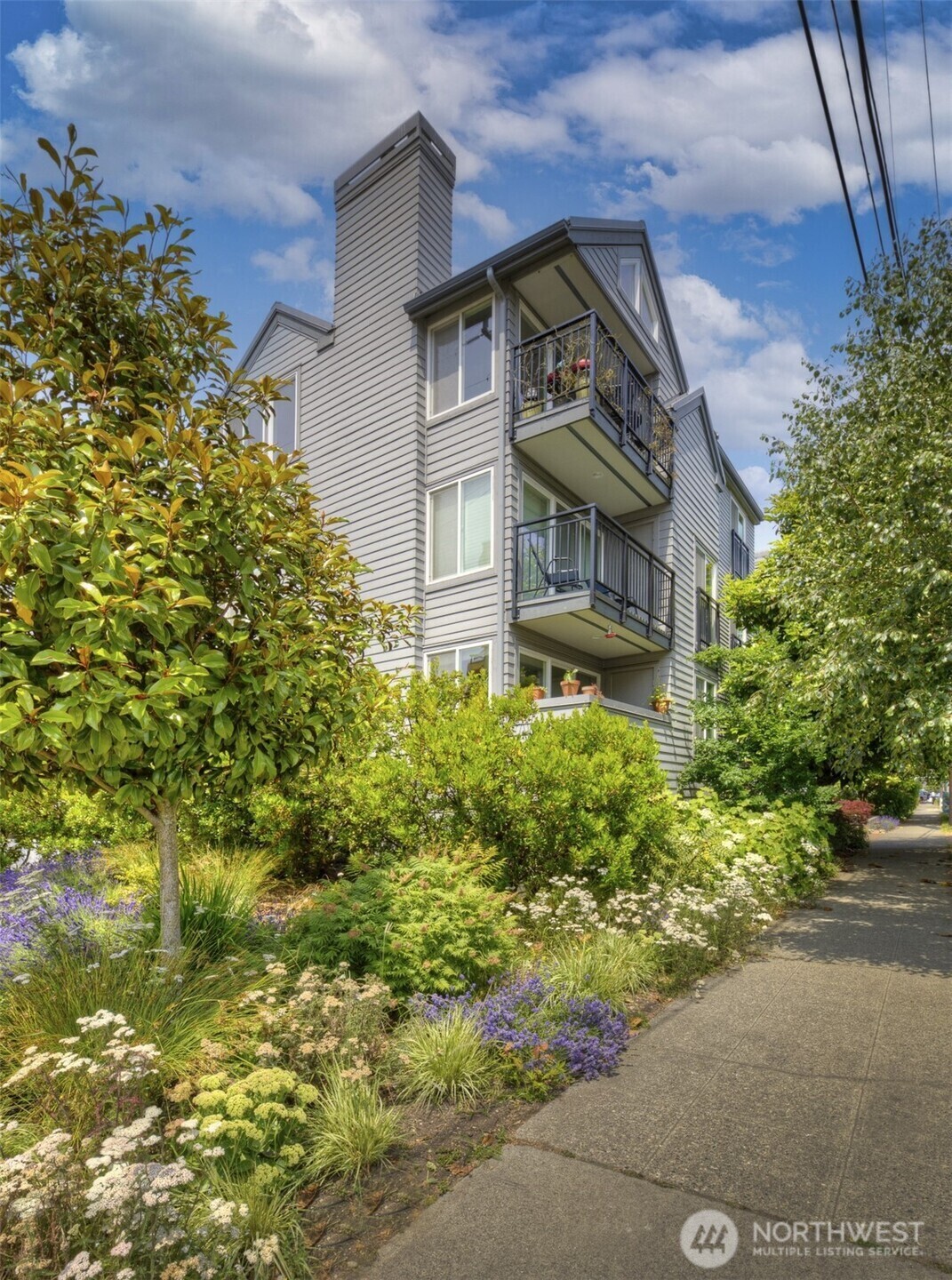 Property Photo: 5901 Phinney Avenue N 103 WA 98103