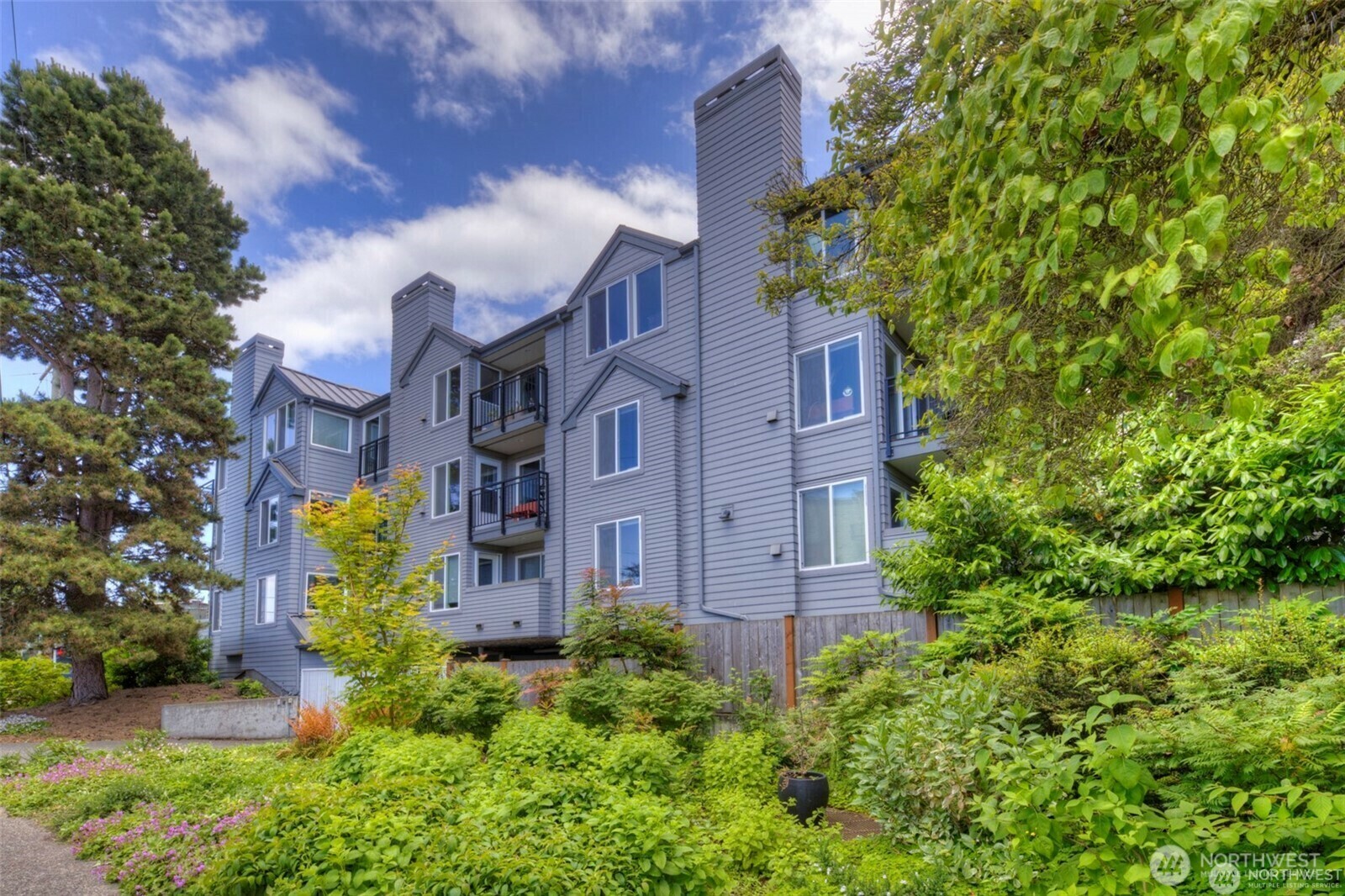 Property Photo:  5901  Phinney Avenue N 103  WA 98103 