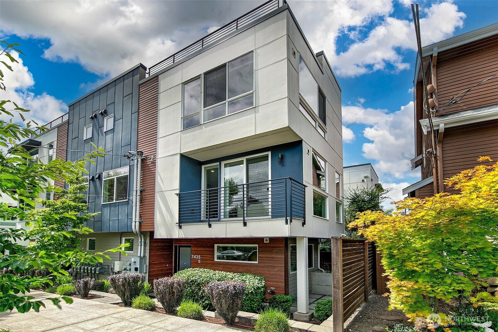 Property Photo: 7435 B 4th Avenue NE WA 98115