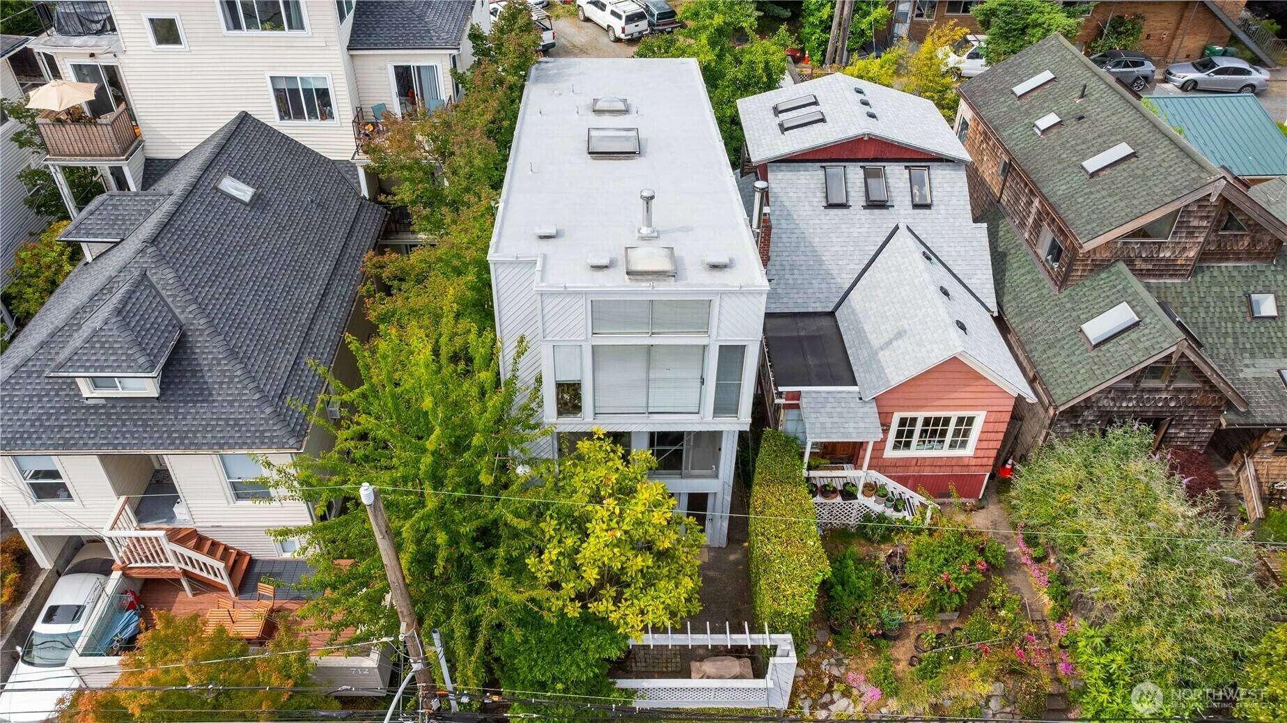 Property Photo: 716 N 42nd Street WA 98103