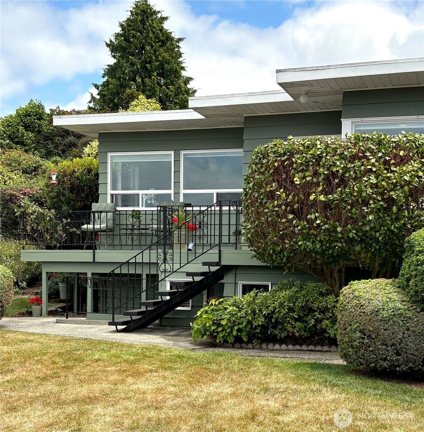 Property Photo: 9502 23rd Avenue NW WA 98117