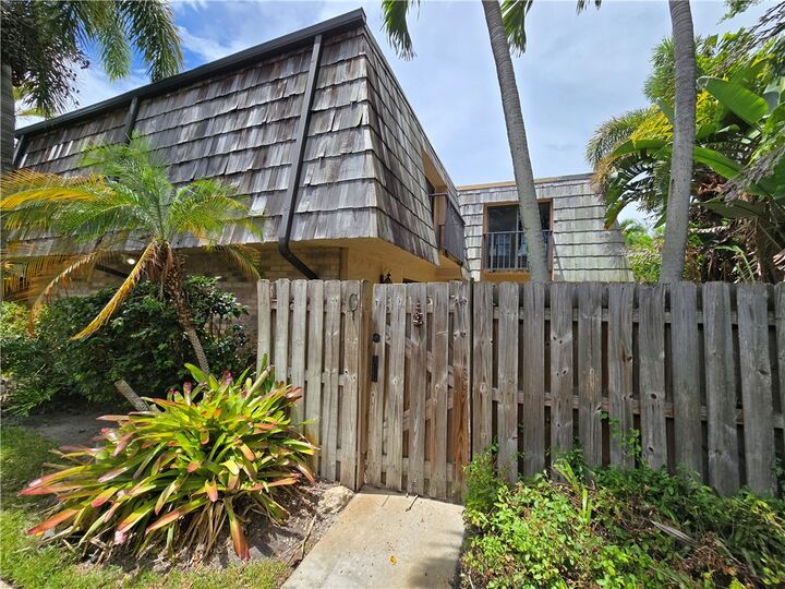 320 E Waverly Place  Vero Beach FL 32960 photo