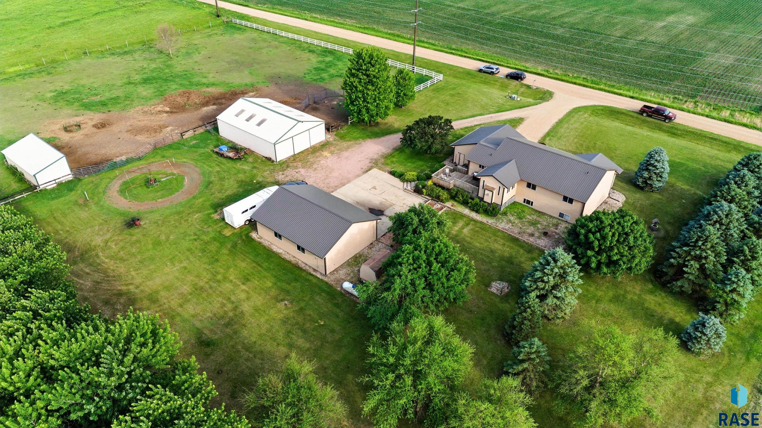 Property Photo: 46946 274th St SD 57039-5403