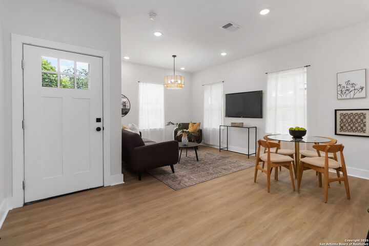 Property Photo: 237 Carle Ave TX 78204