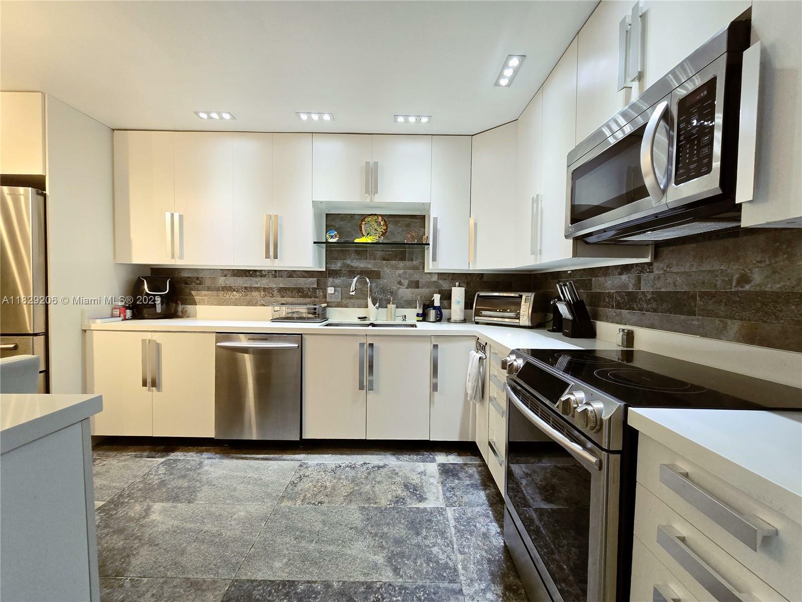 Property Photo: 3071 N Course Dr 107 FL 33069