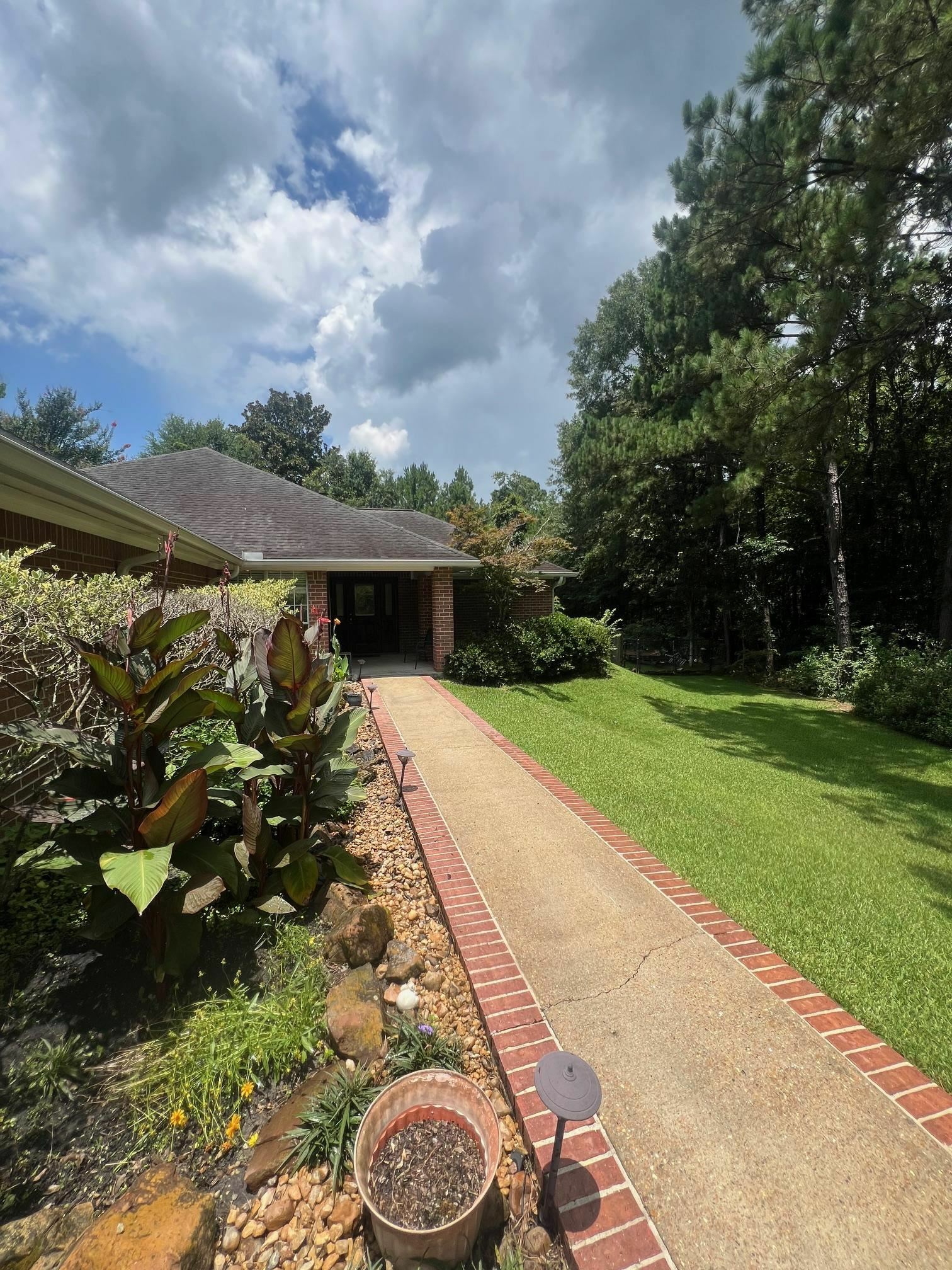 Property Photo: 180 Beechwood TX 77657
