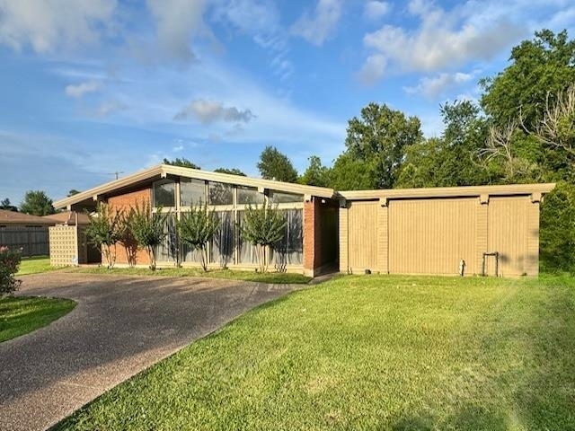 Property Photo:  2835 Palestine St  TX 77701 