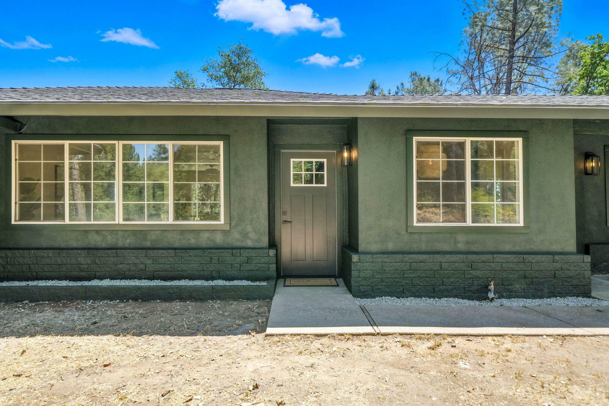Property Photo: 2203 Montana Avenue CA 96019