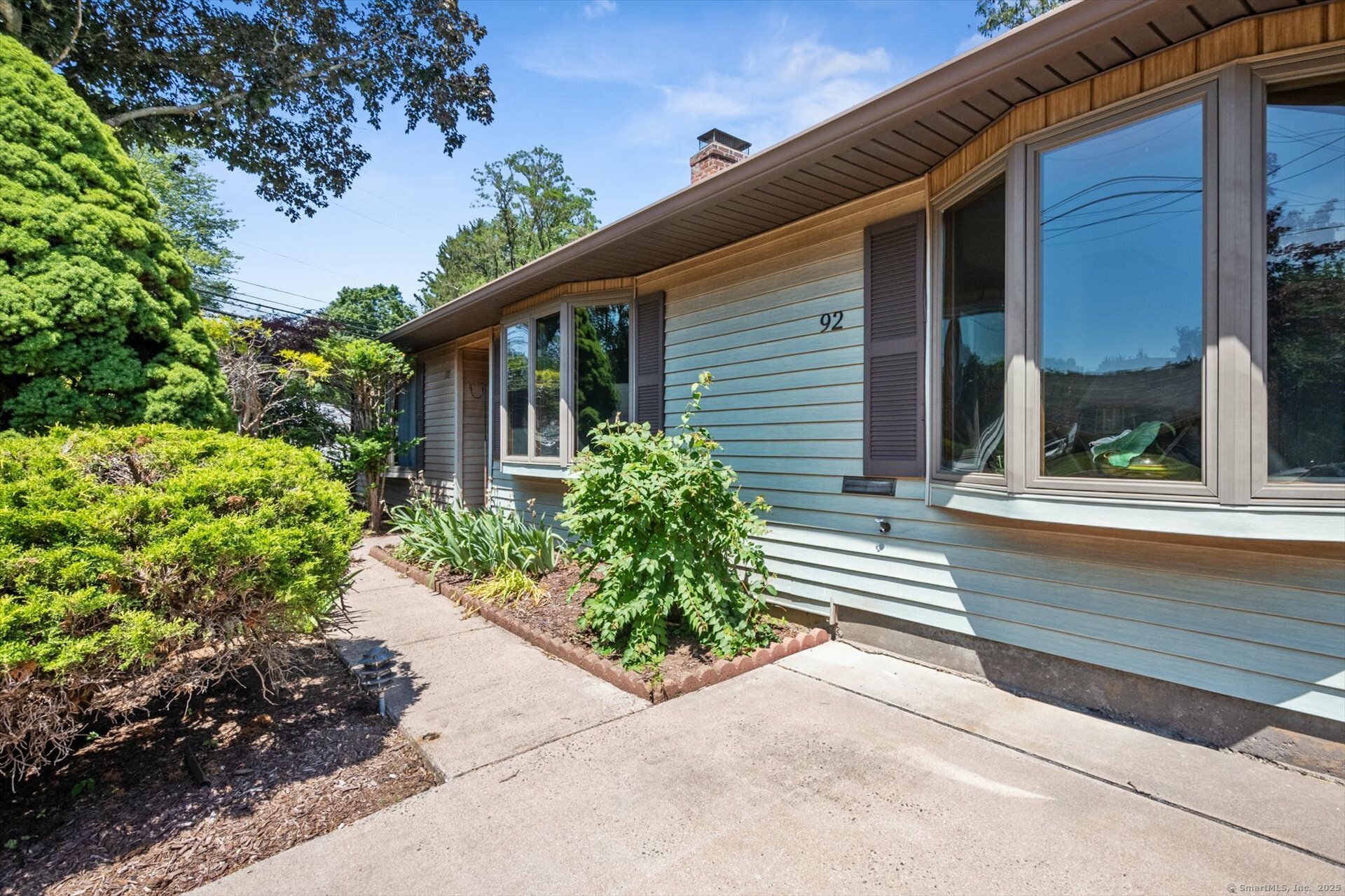 Property Photo: 92 Manor Circle CT 06118