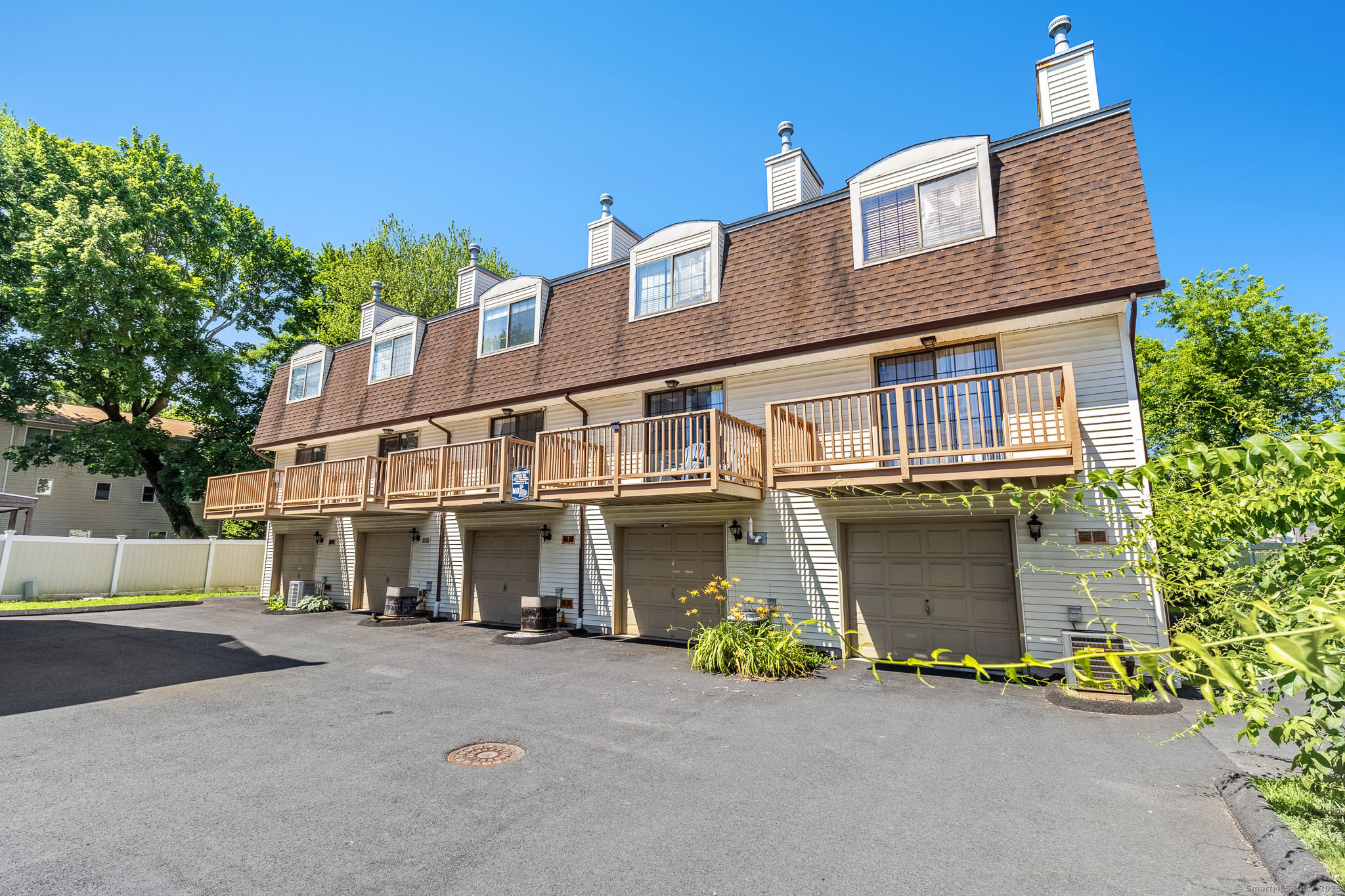 Property Photo: 268 Lawlor Street Apt 6 CT 06051