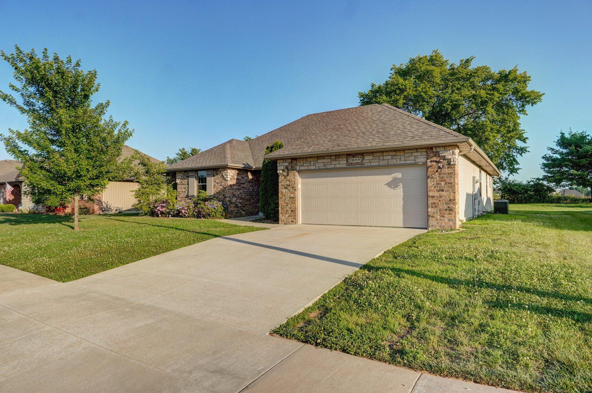 Property Photo:  2000 E Greenwich Drive  MO 65721 