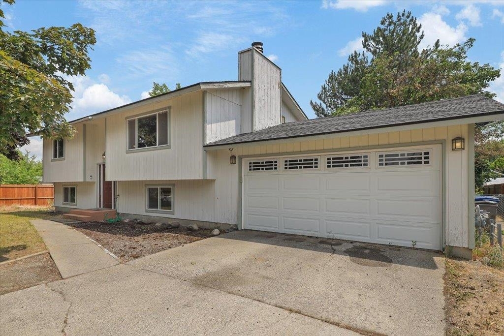 Property Photo: 1707 S Early Dawn Dr WA 99037