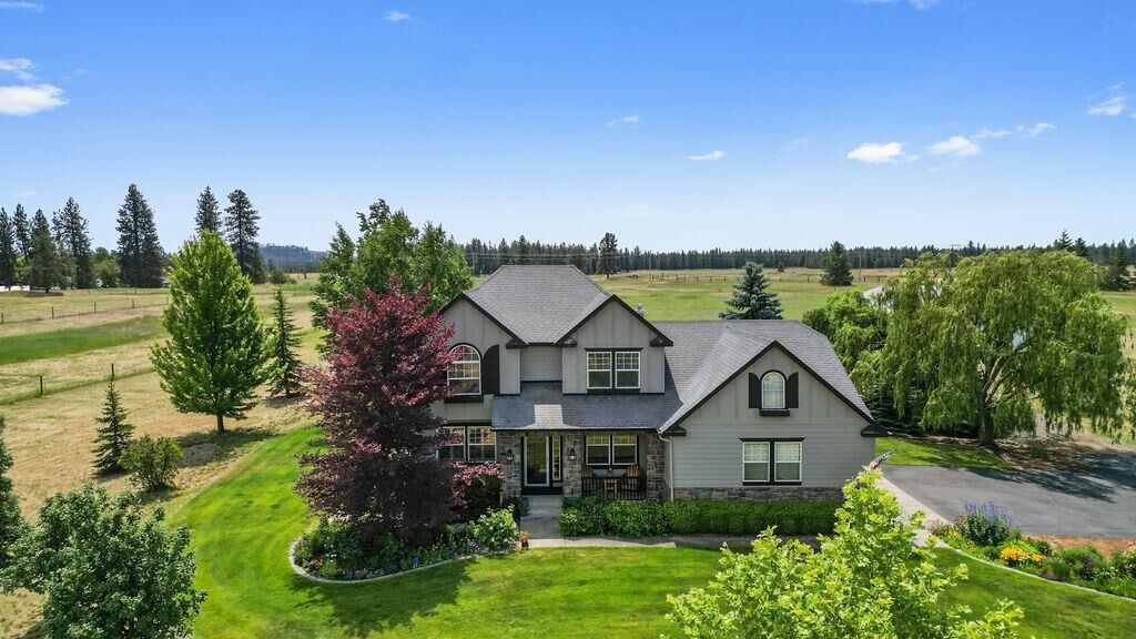 Property Photo:  1615 W Country Hunt Ln  WA 99224 