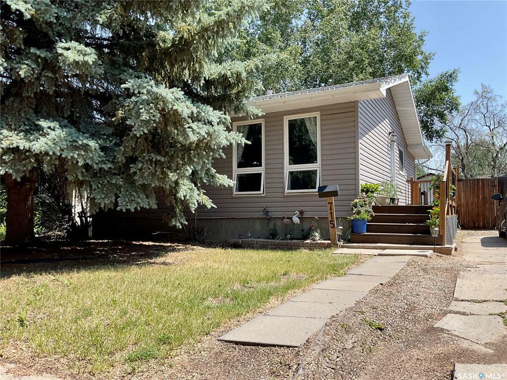 Property Photo: 715 Kelsey Street N SK S4X 1X7