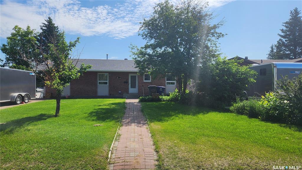 Property Photo: 10 1st Avenue E SK S0M 0E0