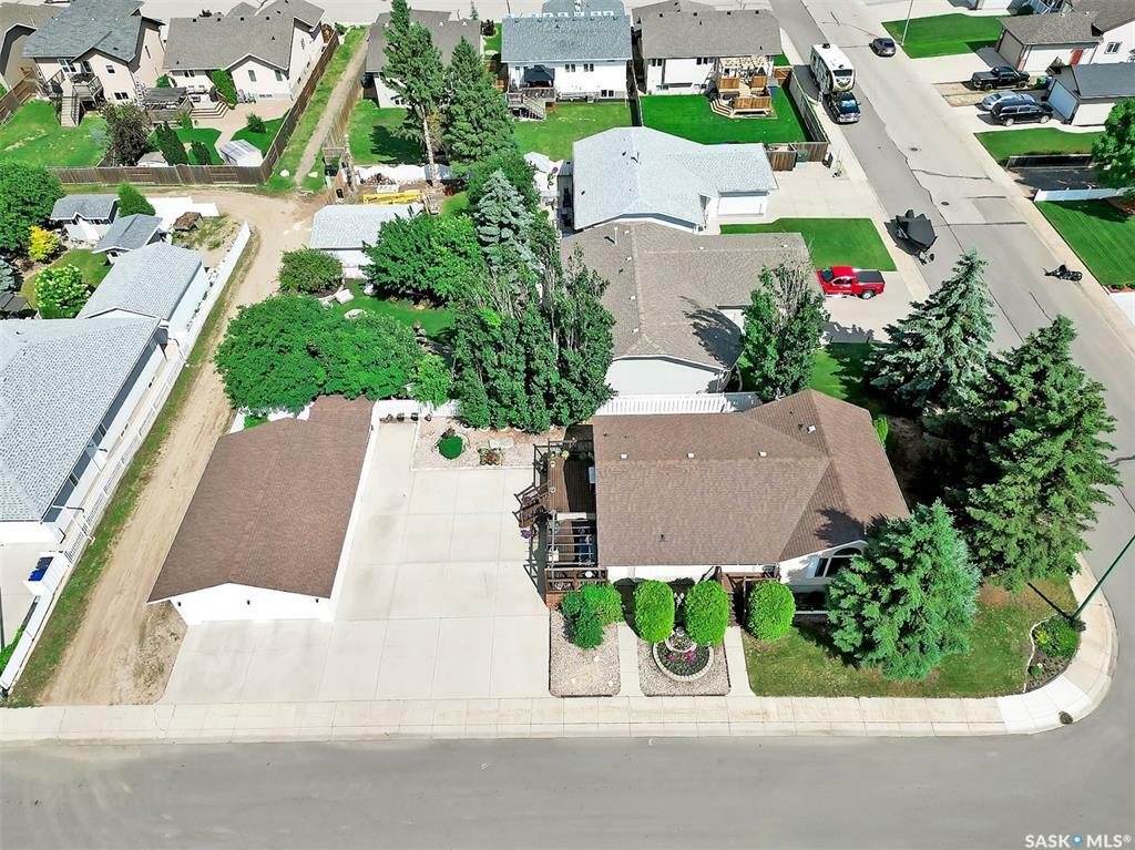 Property Photo: 418 4th Street E SK S0K 4S0