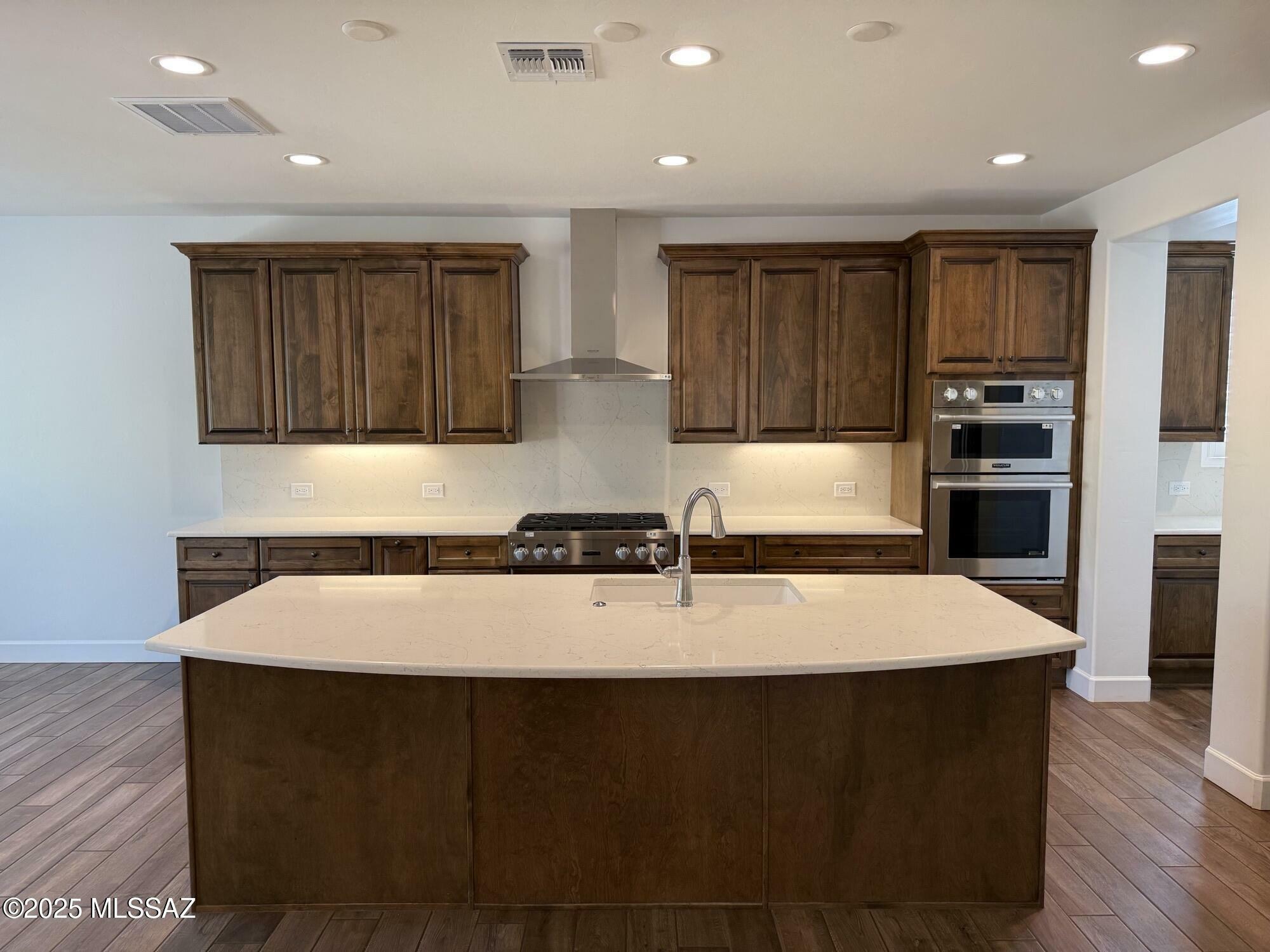 Property Photo:  66414 E Peregrine Place  AZ 85739 
