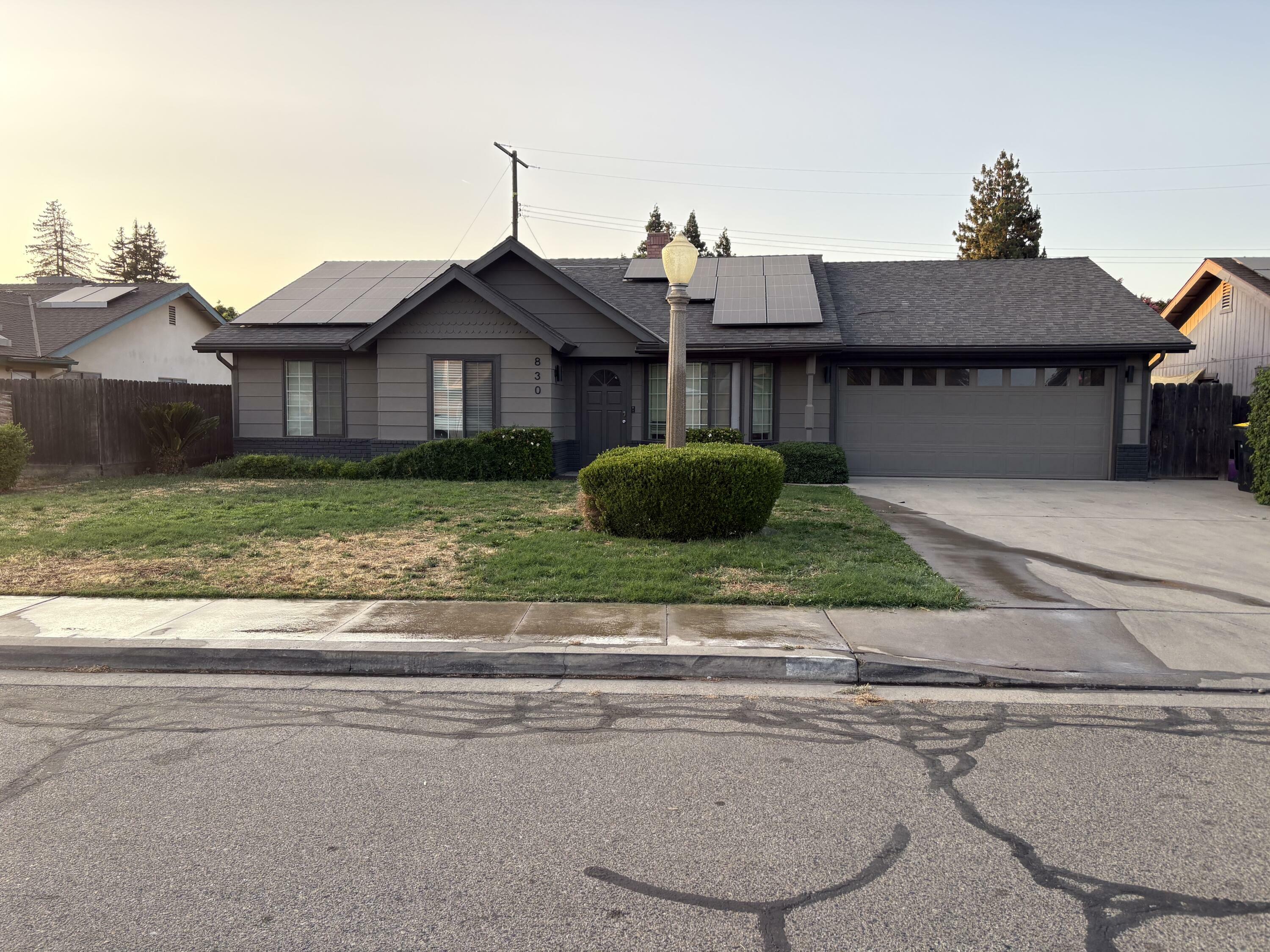 Property Photo: 830 W Vassar Avenue CA 93277