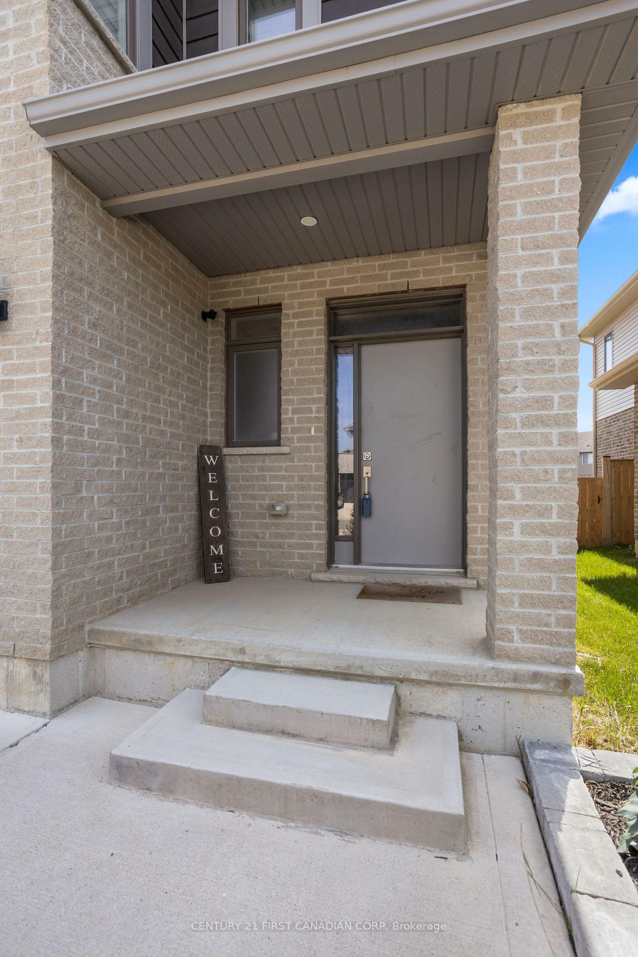 Property Photo: 2428 Irish Moss Road ON N6M 0H6