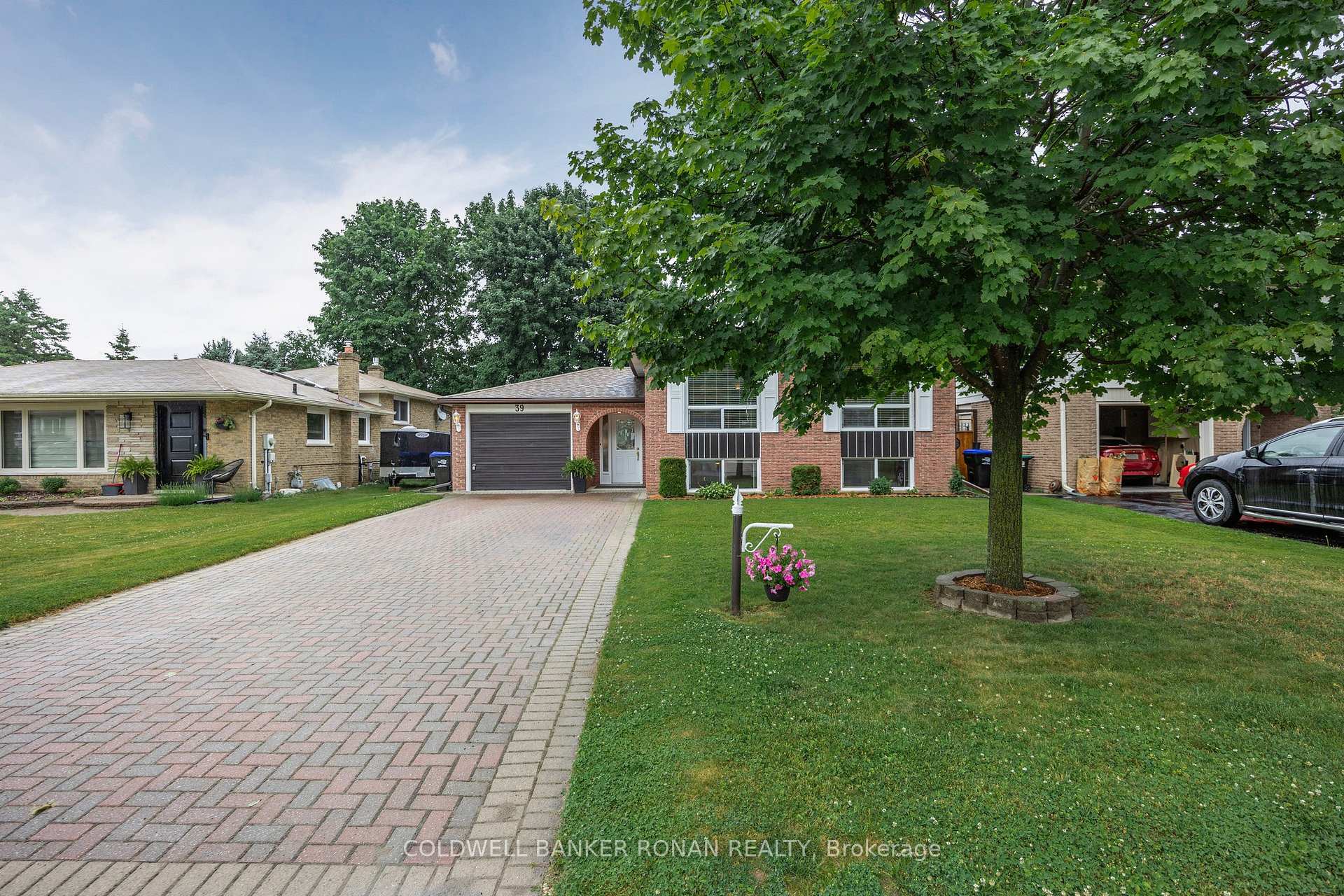 Photo de la propriété: 39 Mitchell Avenue ON L9R 1C9
