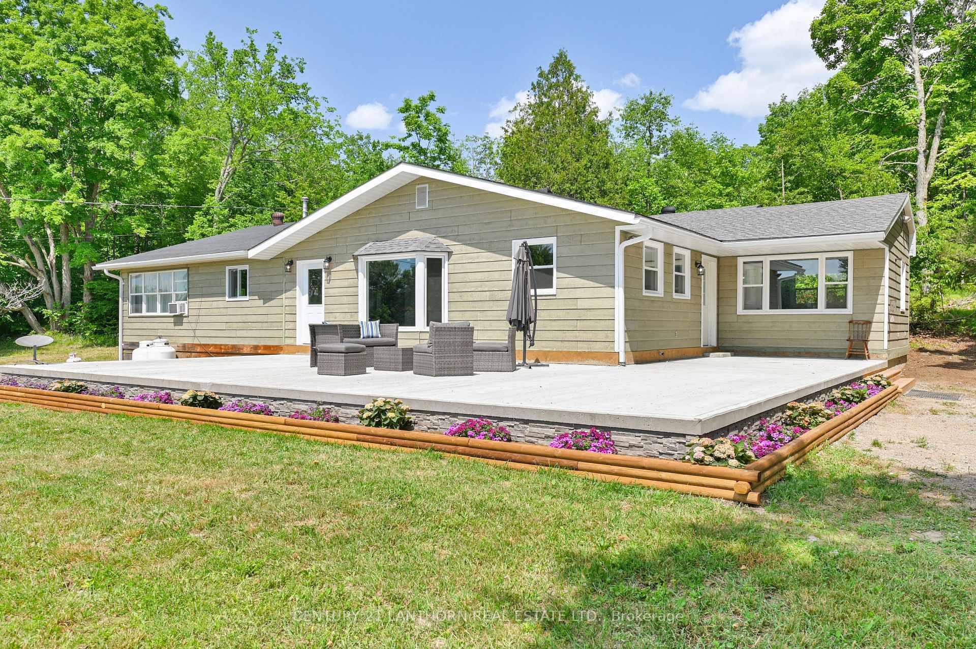 Property Photo: 932 Hunt Club Road ON K0K 2K0