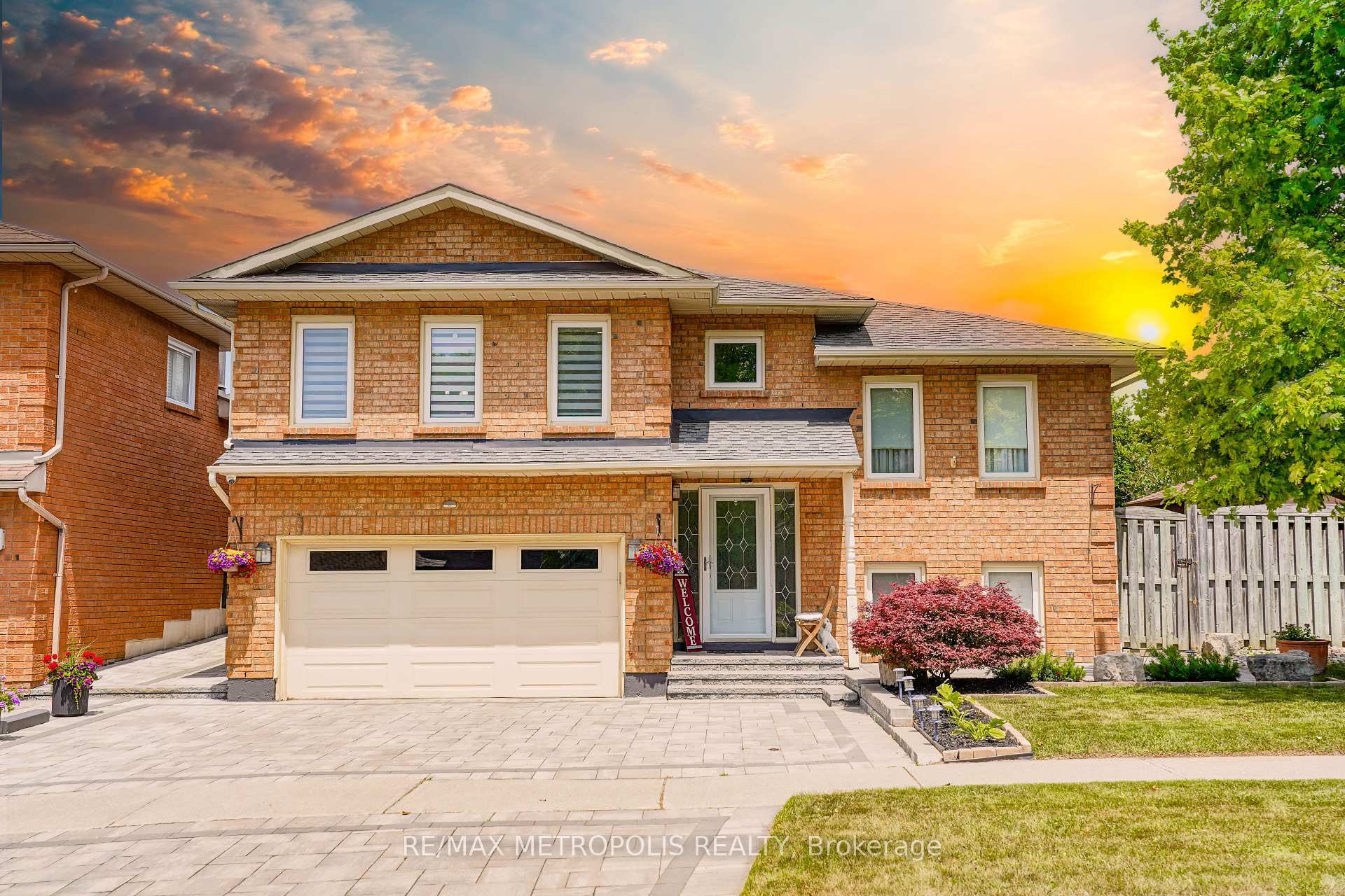 Property Photo: 26 Limestone Crescent ON L1N 8N7