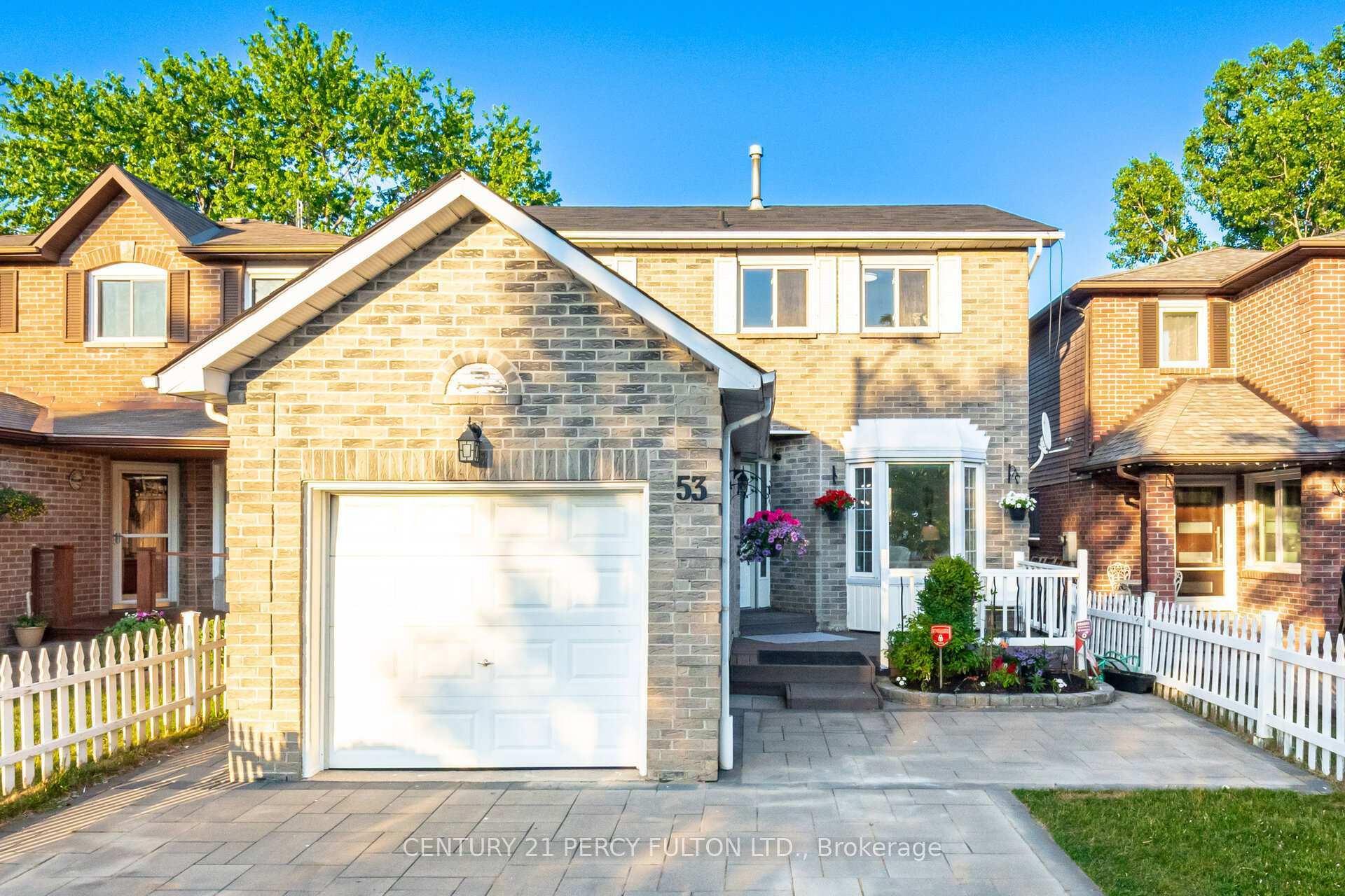 Property Photo: 53 Barnes Drive ON L1S 5G6