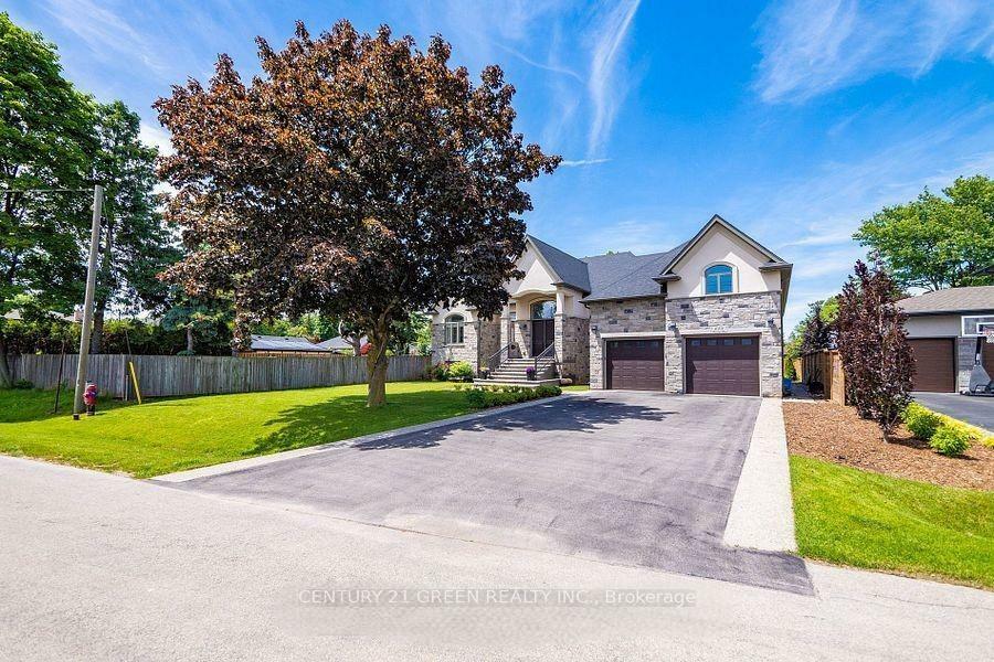679 Hiawatha Boulevard  Hamilton ON L9G 3A6 photo