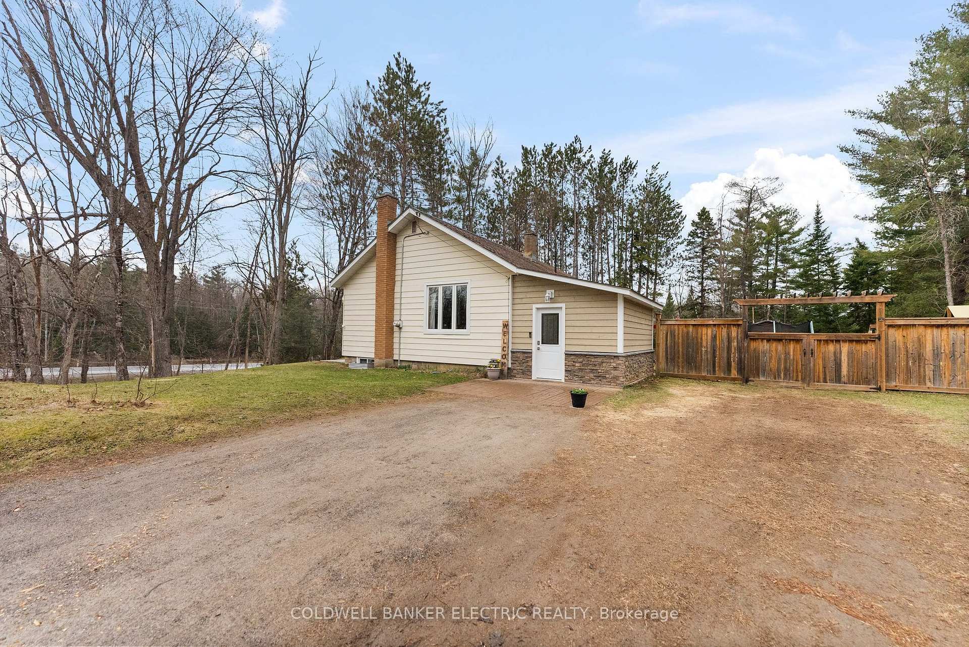Property Photo: 58 River Street ON K0L 1A0