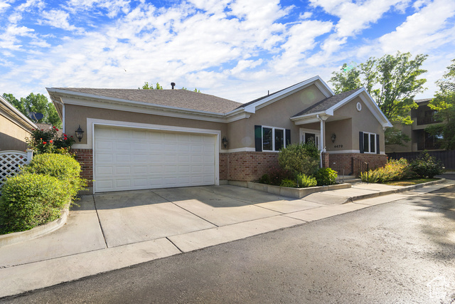 Property Photo: 4470 S Snowmass Ct UT 84124