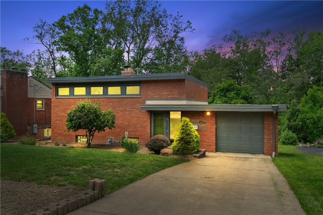 Property Photo: 1314 Arrowood Drive PA 15243