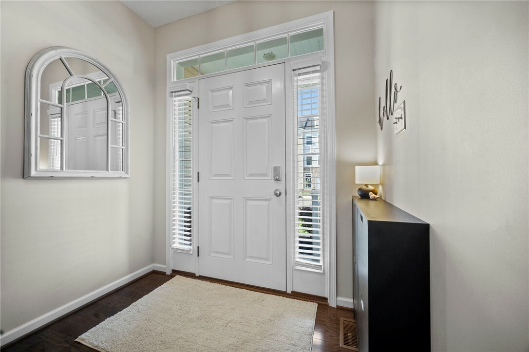 Property Photo: 2220 Shawnee Dr PA 15301