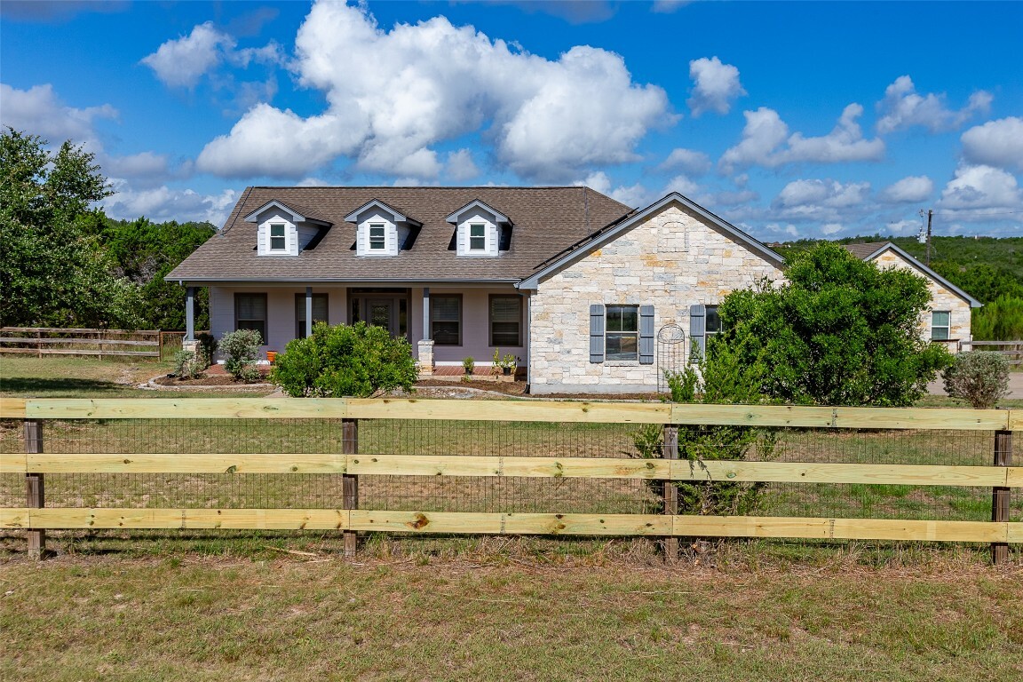 Property Photo: 500 Cottonwood Creek Road TX 78620
