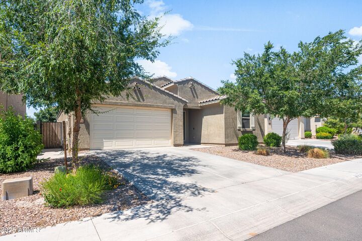 Property Photo: 626 W Tallula Trail AZ 85140