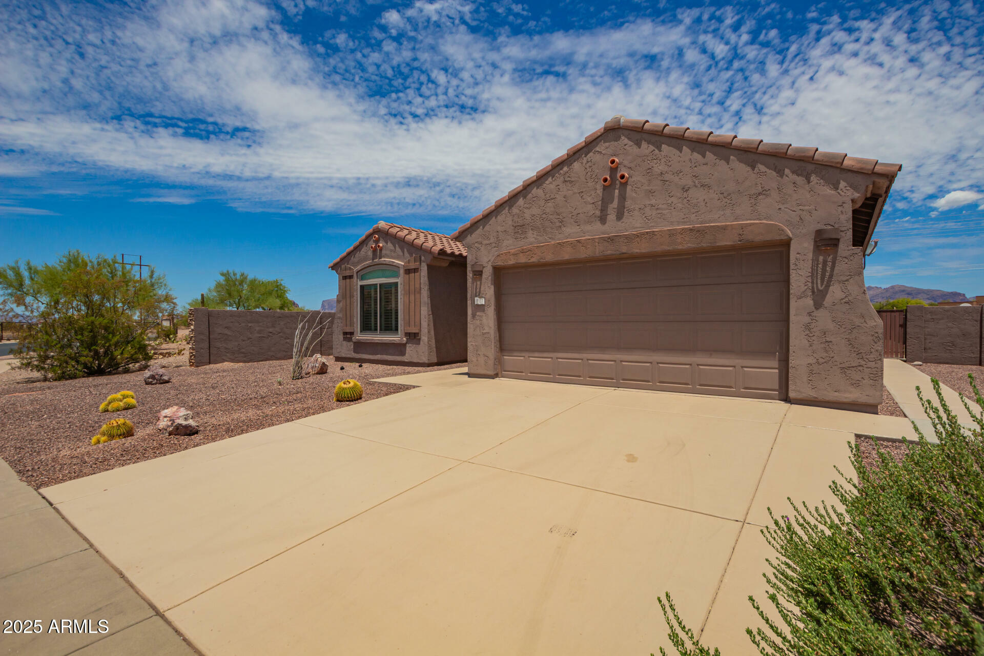 Property Photo: 8107 S Mountain Air Lane AZ 85118