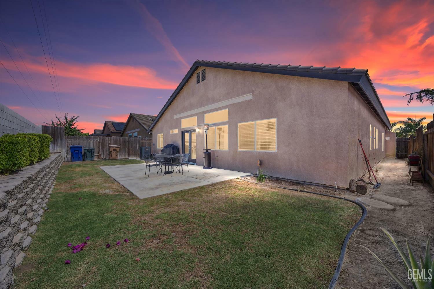 Property Photo:  9504 Whitman Avenue  CA 93311 