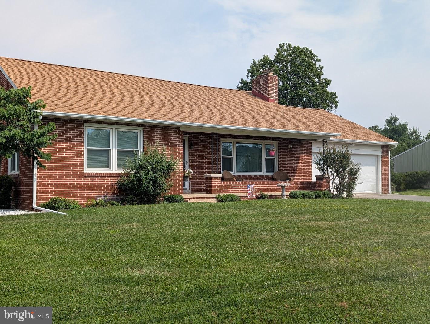 Property Photo:  835 Old Forge Road  PA 17070 