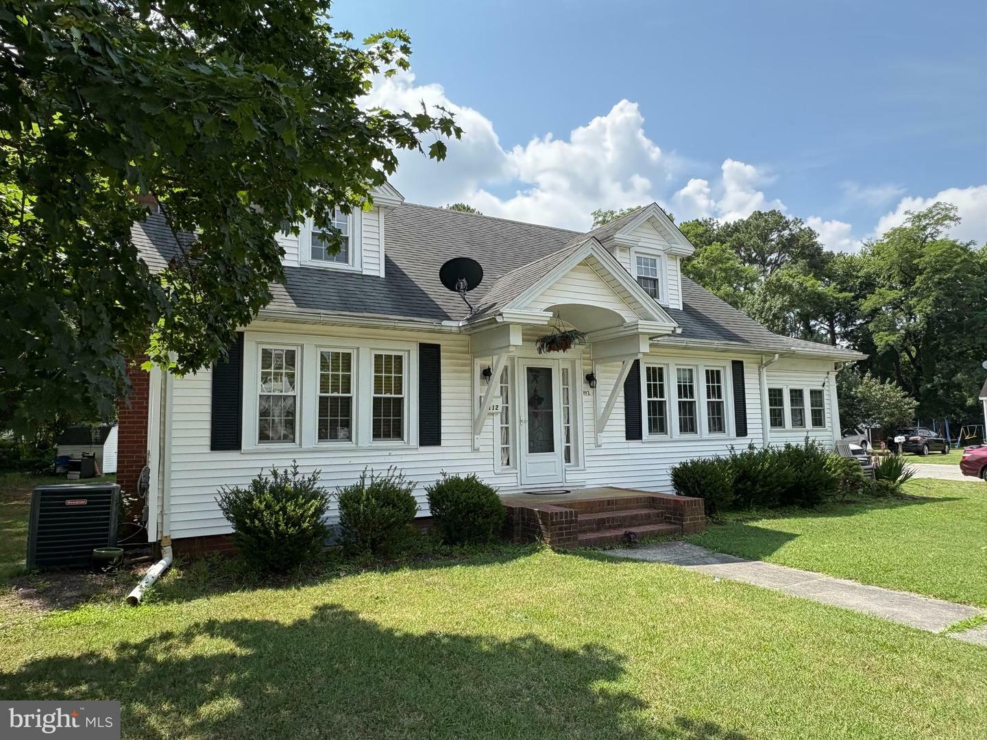 Property Photo: 1112 E Main Street MD 21804