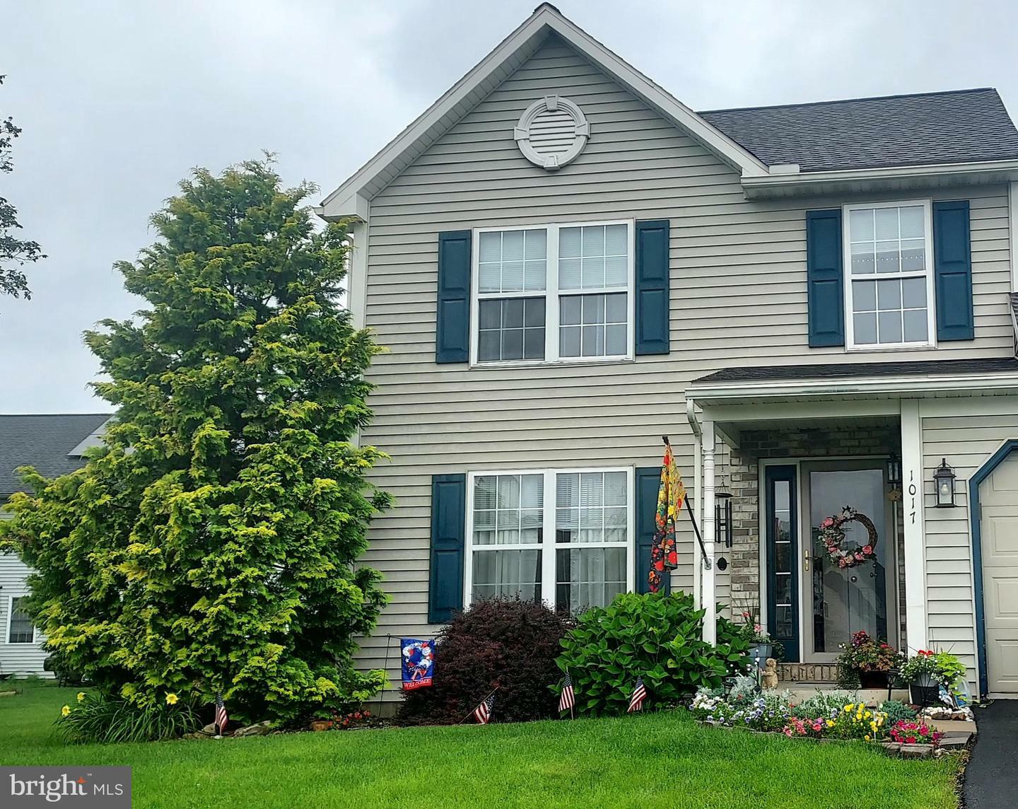 Property Photo: 1017 Saint Vincent Court PA 19605