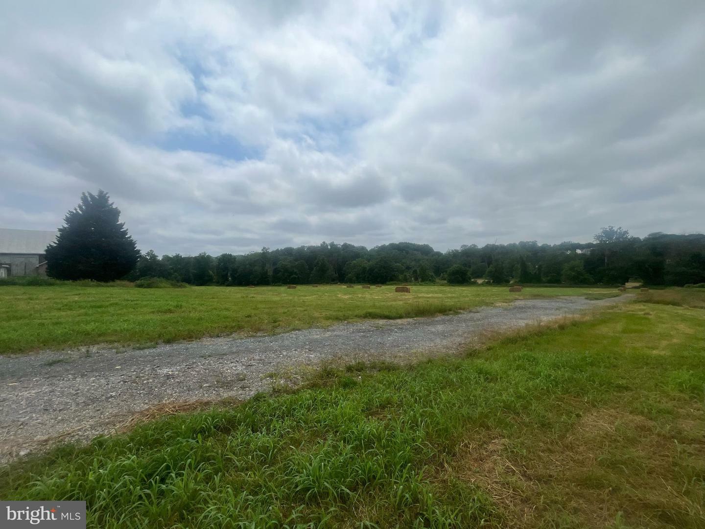 Property Photo: 114 Chandler Mill Road PA 19348
